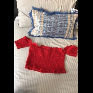 FAVLUX OFF-THE-SHOULDER CROP TOP